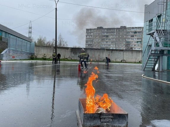 На майских праздниках прошли соревнования внештатных пожарных во Владимире