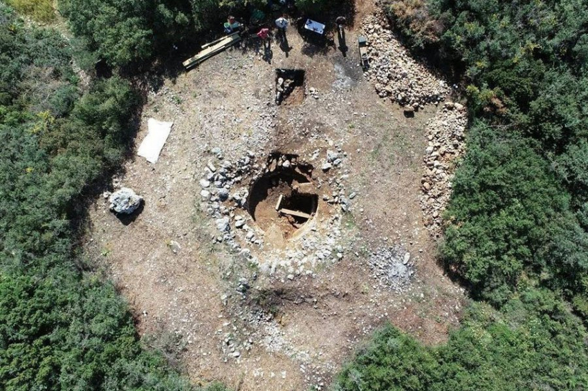 В Греции найдены ритуальные колодцы, запечатанные 3100-летним карбонатом кальция