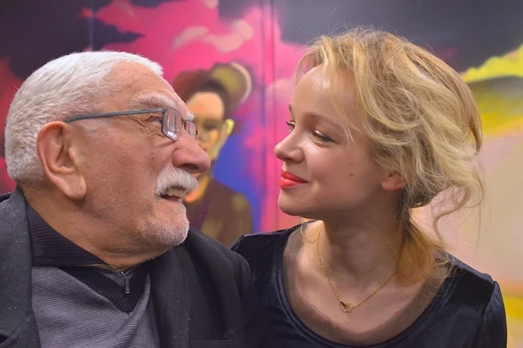 Скандальная жена Армена Джигарханяна рассекретила дочь: Виталина Цымбалюк-Романовская втайне стала мамой