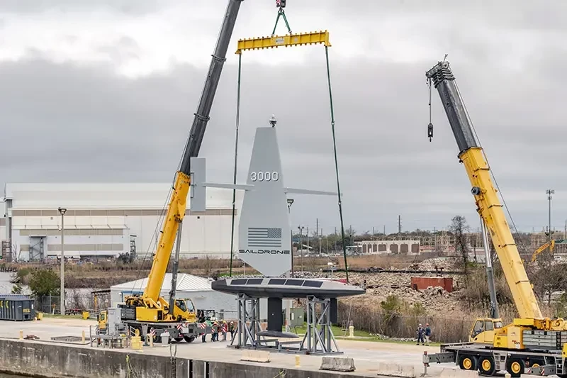 Безэкипажный парусник Saildrone Surveyor проходит испытания с гидроакустическим комплексом