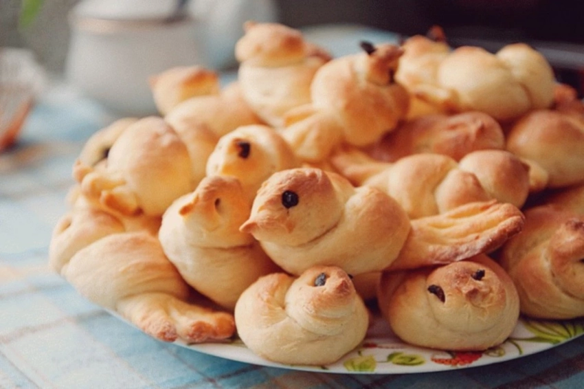 Рецепты печеных жаворонков на Благовещенье 7 апреля 2025 года
