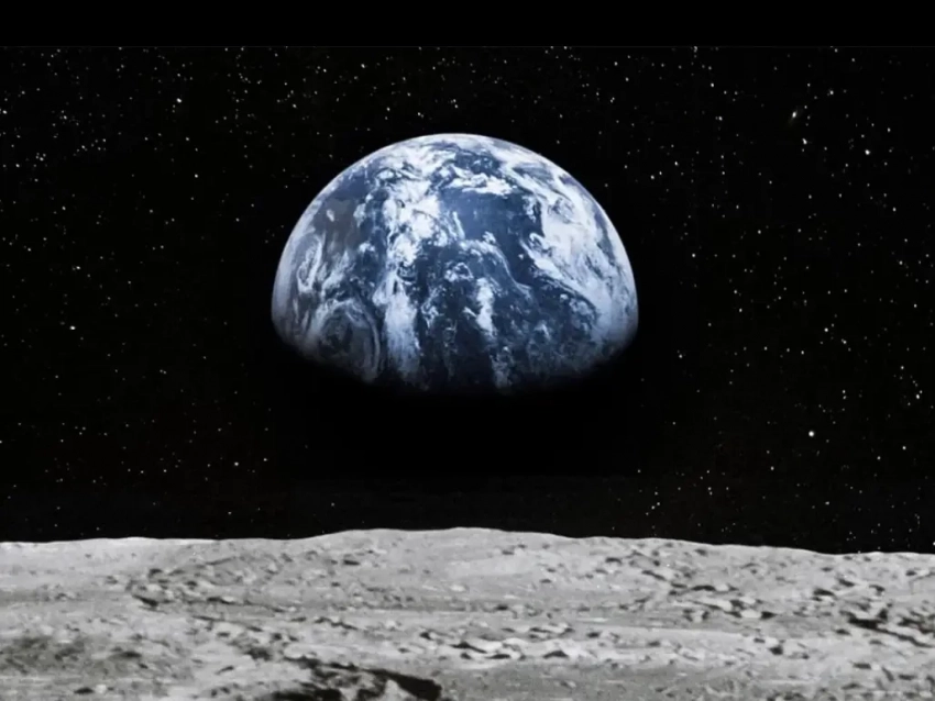 Японцы намерены провести испытания технологии возобновляемой энергии в космосе для последующего освоения Луны