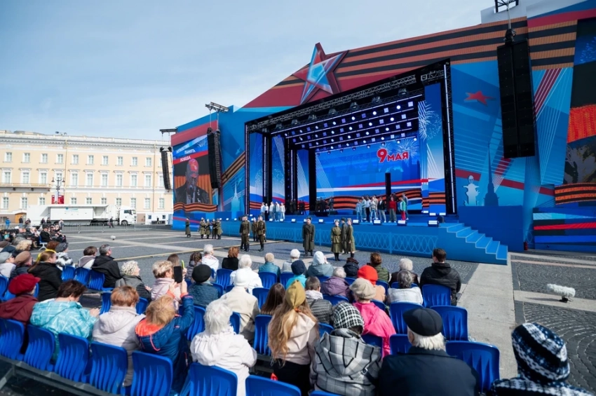 Артистам предложили бесплатно петь в День Победы: вот кто отказался