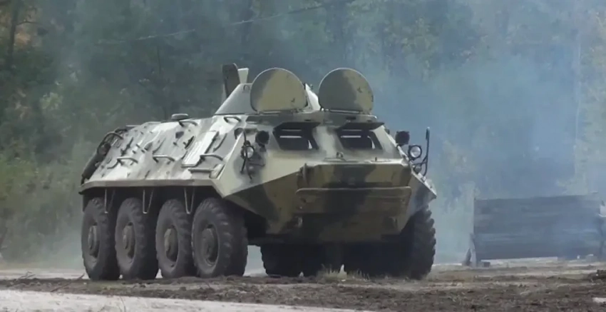 «Бронемашина сохранила конструктивные недостатки»: в западной прессе оценили новую модификацию БТР-60МБ3