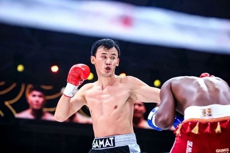 Самат Абдырахманов победил бойца из Зимбабве на турнире в Бишкеке