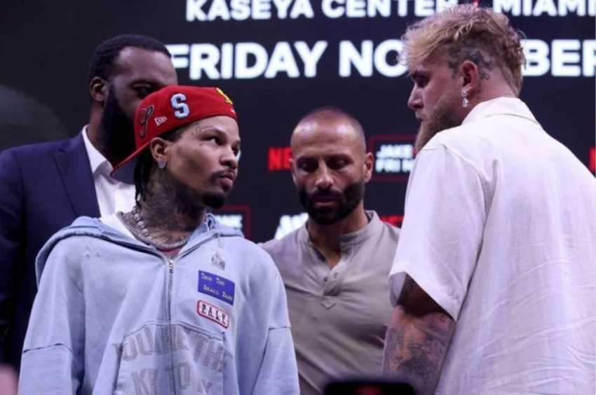 Дэвис и Пол встретились перед ноябрьским выставочным боем