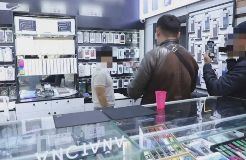 ГТС выявила факты незаконного ввоза мобильных телефонов в Бишкеке