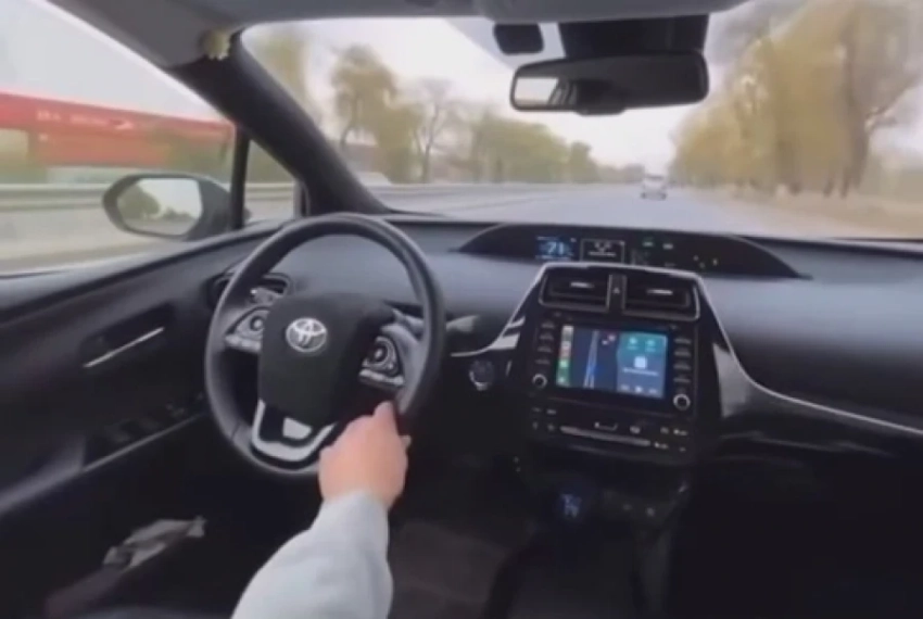 Патрульные нашли водителя, который управлял авто с заднего сидения