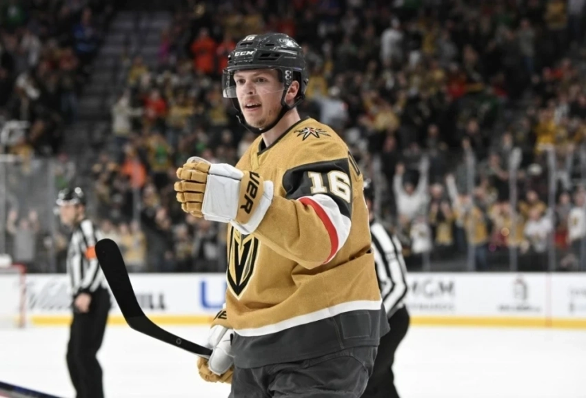 Дубль Дорофеева принес "Вегасу" победу над "Каролиной"