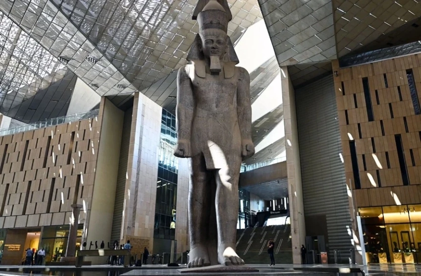 В Египте рядом с пирамидами Гизы после 20 лет строительства откроется огромный музей