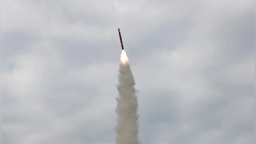 Пхеньян запустил ракеты в сторону Южной Кореи во время визита Хегсета