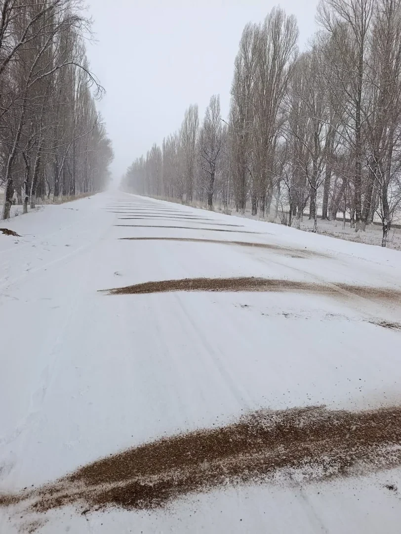 Минтранс беспрерывно проводит работы по очистке дорог в регионах