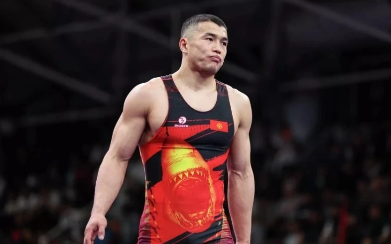 Акжол Махмудов потерпел первое поражение в лиге Поддубного