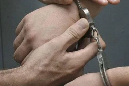 За вымогательство задержаны сотрудники Ошского и Манасского городских военкоматов