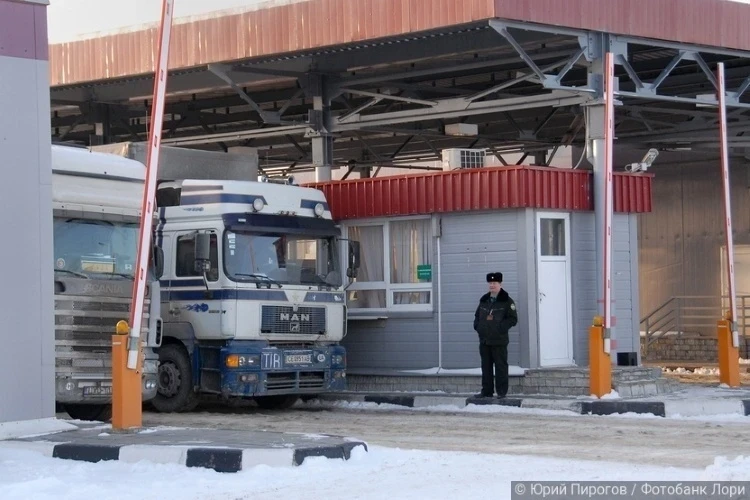 С 1 марта в России вступают в силу новые правила досмотра грузов