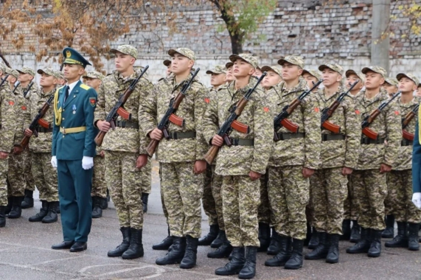 Бойцы национальной гвардии Кыргызстана торжественно приняли присягу