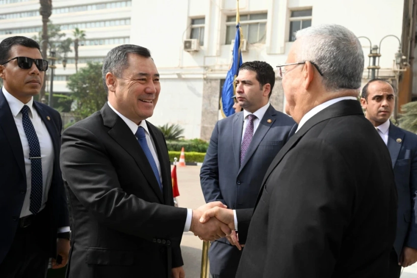 Садыр Жапаров провел встречу со спикером палаты представителей Египта в Каире