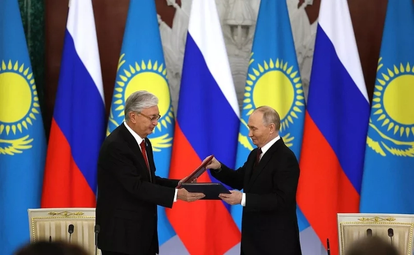 Зачем Токаев ездил в Москву?