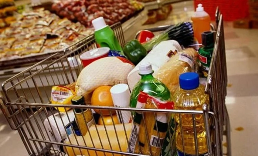 Глава минэкономики призвал крупных поставщиков социально значимых товаров снизить цены