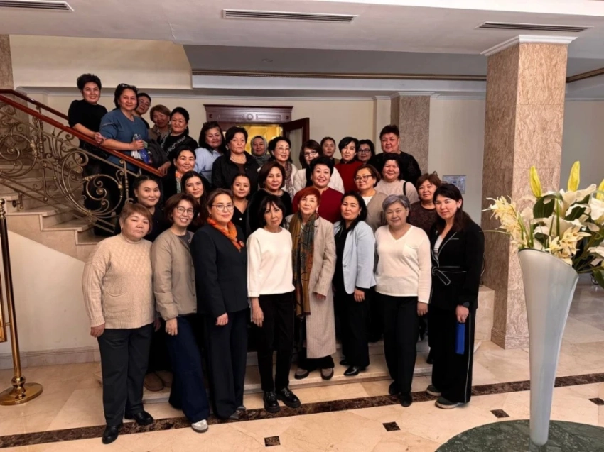 В Кыргызстане укрепляют лидерство акушерок