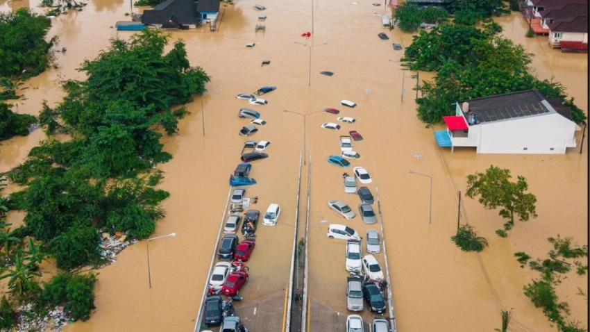 Число жертв наводнений в Юго-Восточной Азии достигло 321 человека