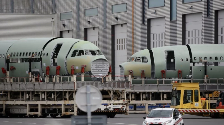 Airbus массово отзывает самолеты A320. К чему это может привести