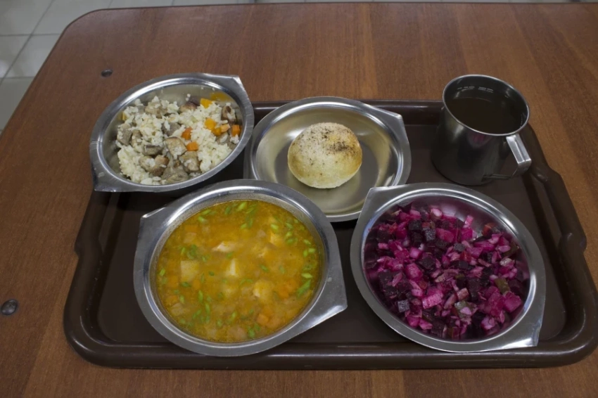 Меньше картошки, больше мяса и овощей. ГСИН предложил новые нормы питания для заключенных