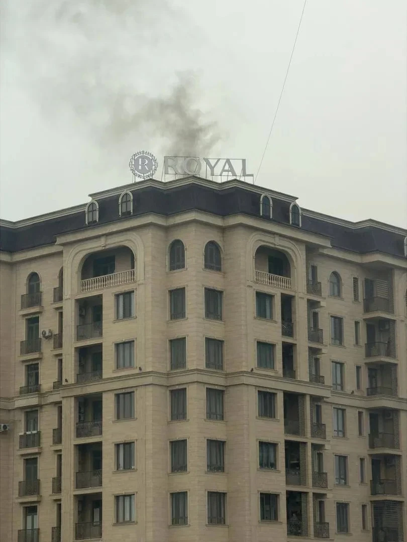 Пожарные не смогли подъехать к жилому комплексу из-за перекрытий на Айтматова