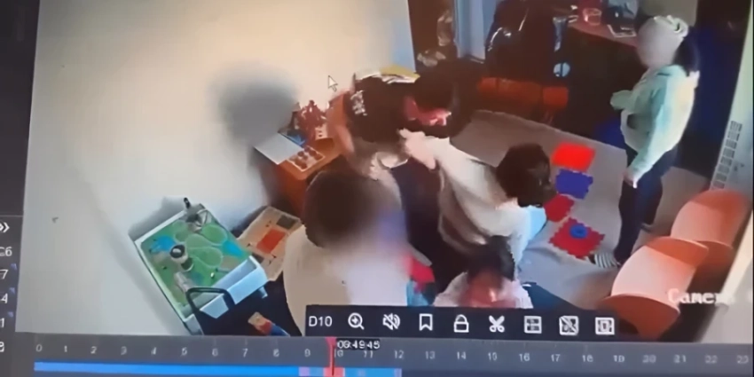 Психолог сломал руку девочке с аутизмом: дело дошло до суда