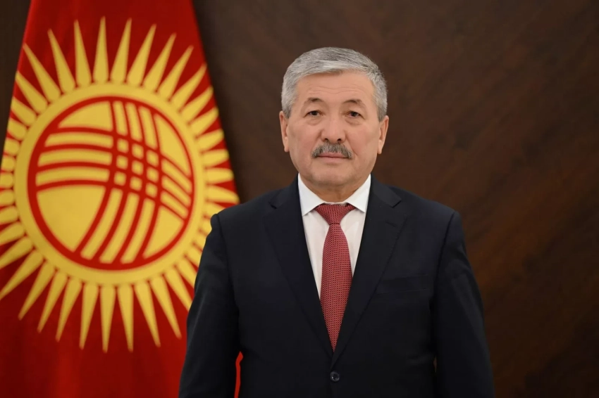 Адылбек Касымалиев поздравил работников сферы радио и телевидения с профессиональным праздником