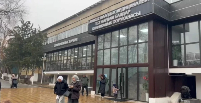 В Бишкеке откроют дополнительные койки и мобильные клиники из-за роста ОРВИ и гриппа