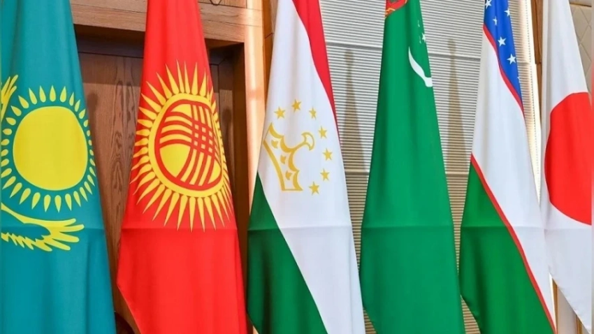 Япония зовет Центральную Азию на саммит «С5+1»