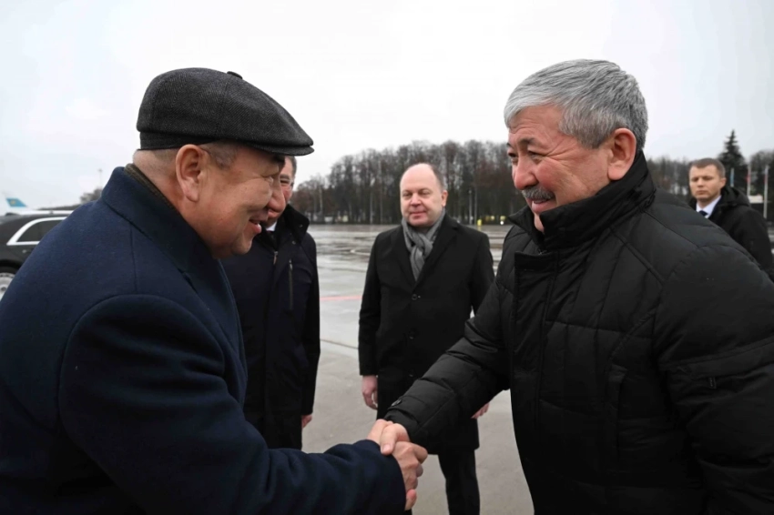 Глава кабмина прибыл в Москву. Как его встретили