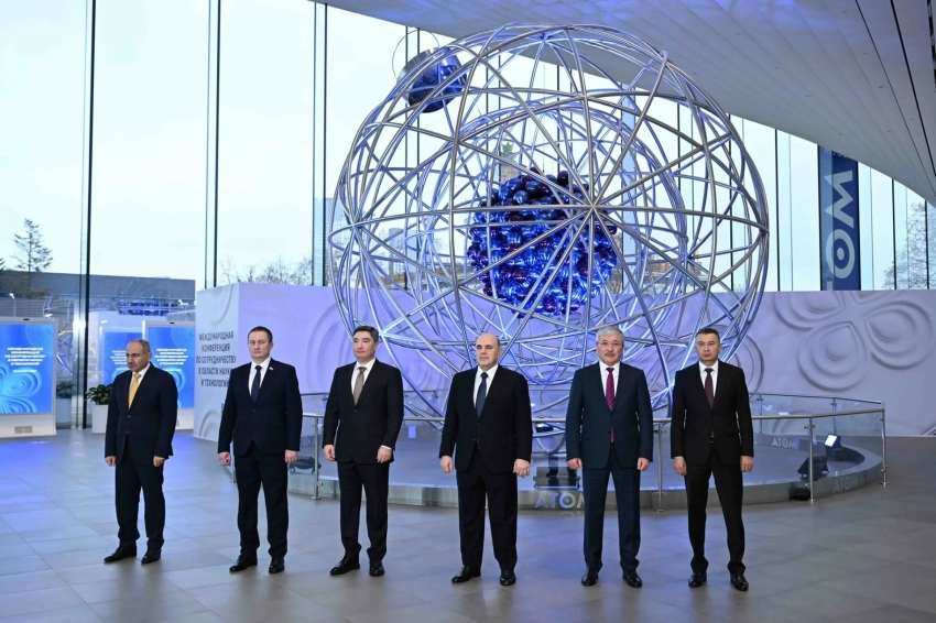 Атом, наука и технологии: Адылбек Касымалиев представил КР на форуме в России