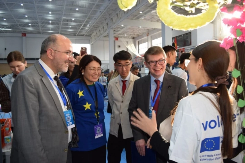 В Бишкеке прошел региональный чемпионат по робототехнике