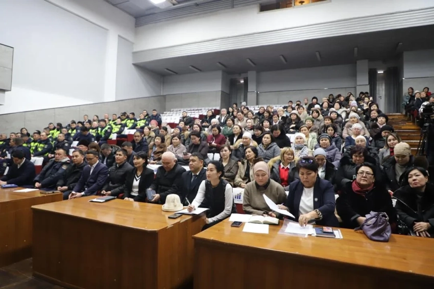 ГКНБ провел собрание в Таласе после инцидента с участием школьников