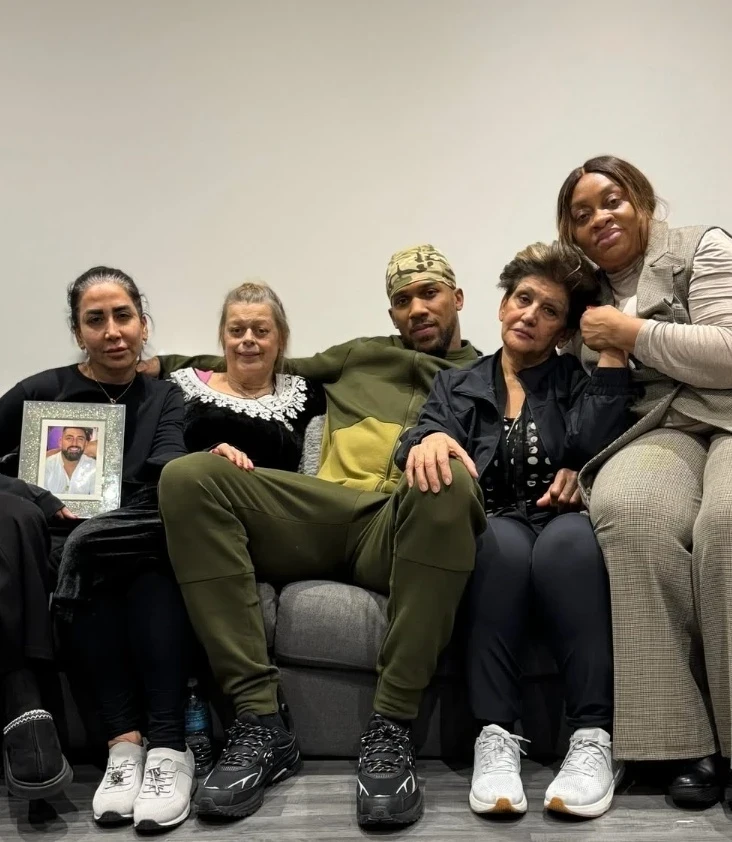 Энтони Джошуа биринчи жолу коомчулукка өлүмгө алып келген ЖПТдан кийин кайрылды