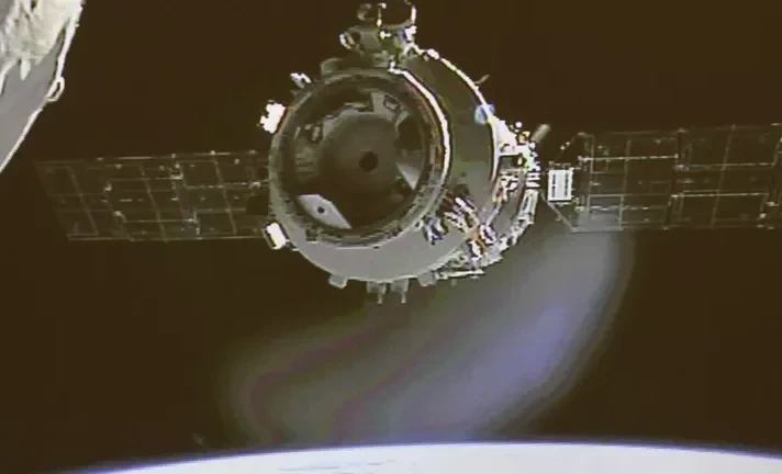 Тайконавттар литий-иондук аккумуляторлор менен эксперименттерди өткөрүштү