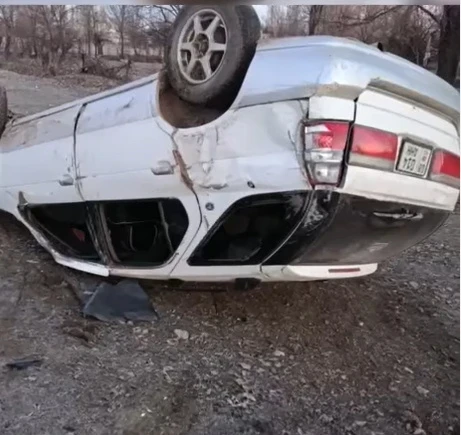 Жаштар уурдалган унаада ЖТПга кабылышты