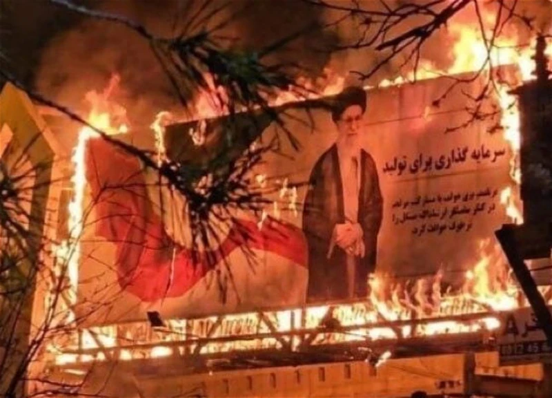 Ирандагы массалык акциялар. Мамлекет бийлиги нааразычылык билдиргендерге өлүм жазасы менен коркутту