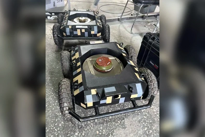 Кыргызстанда биринчи отандык жердеги камикадзе роботу сыноодон өттү