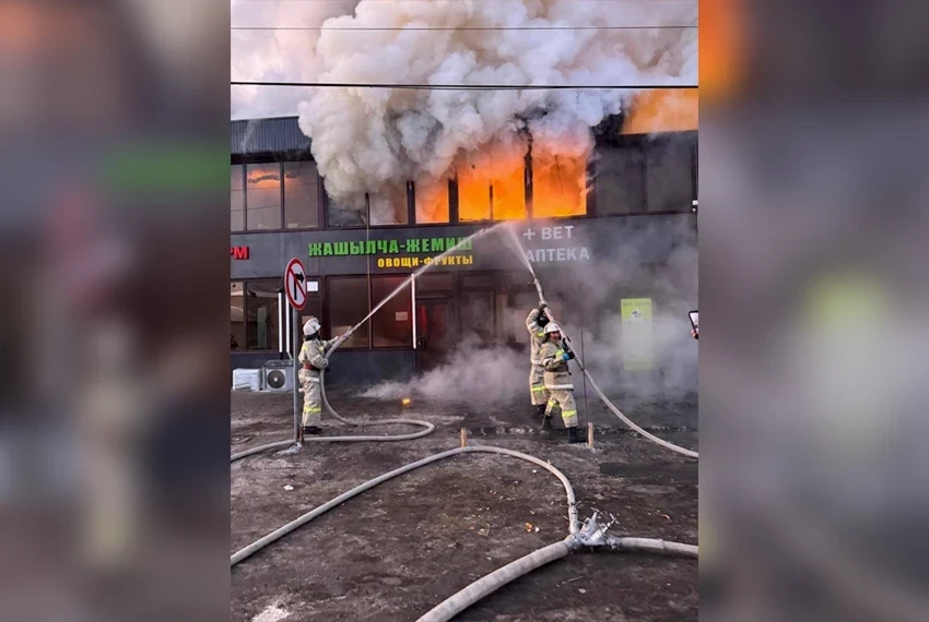 В Нарыне произошел пожар на рынке «Чолук ата»