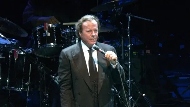 Julio Iglesias Accused of Sexualized Harassment