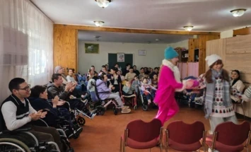 «Евразия Кыргызстан» жана Евразия орус тили борбору Бишкектеги социалдык мекемелерде майрам уюштурушту