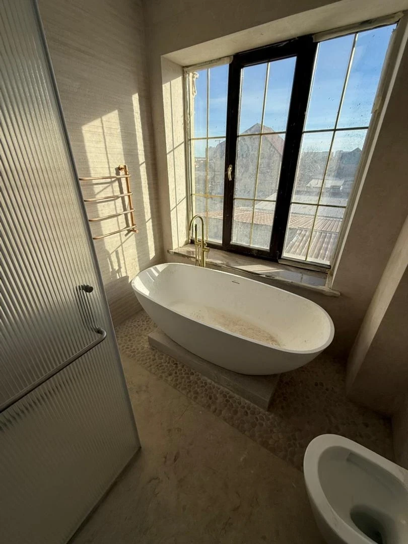 Ири насыячы жана ломбарддар тармагынын ээси Бишкекте кармалды