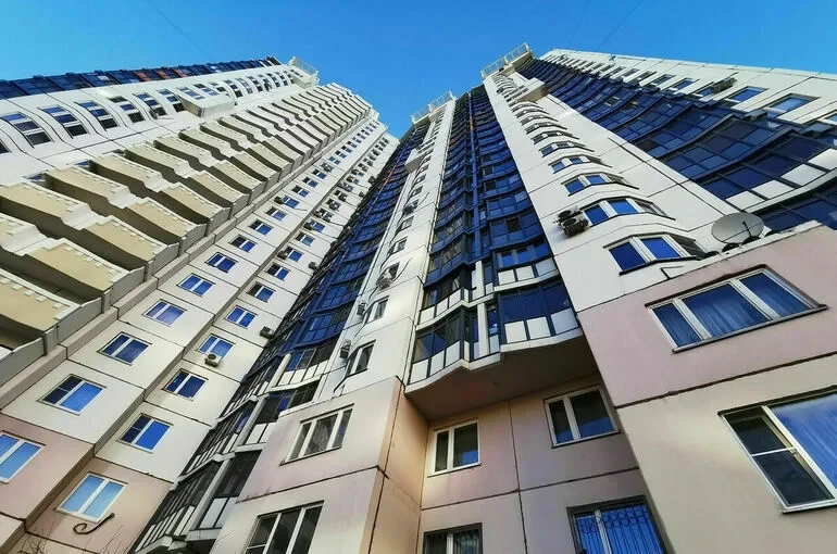 Баалар өсүүдө, суроо-талап төмөндөп жатат: Бишкектин жылжымайтын мүлк рыногунда эмне болуп жатат