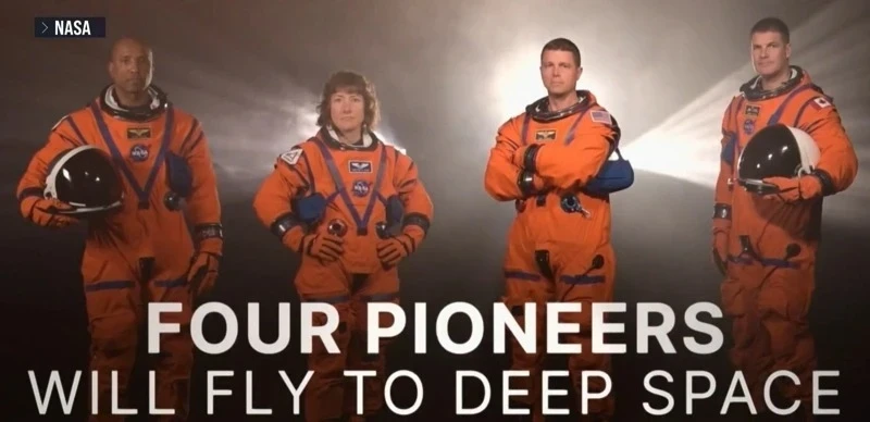 NASA готовит старт ракеты с астронавтами к Луне