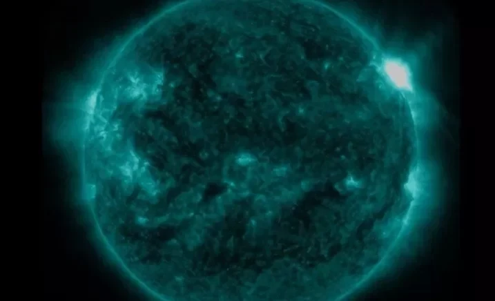 Very Strong Magnetic Storms Expected on Earth