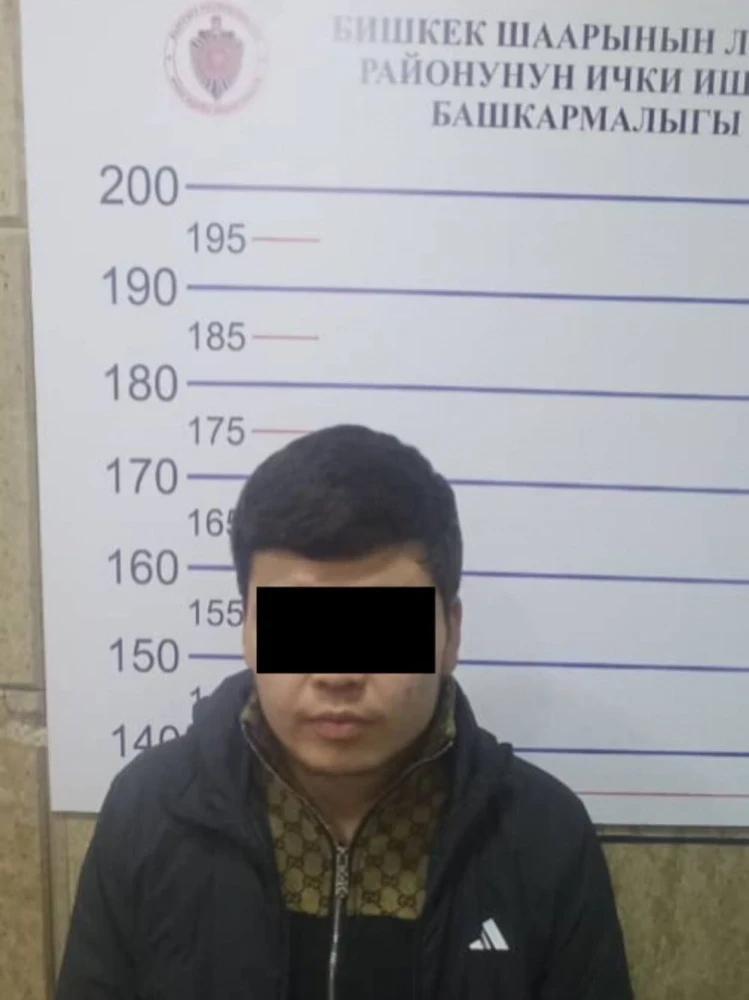 In Bishkek, a man defended a stranger woman and was met with knife wounds in response.