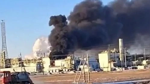 Oil production at Kazakhstan's largest field halted due to electricity issues